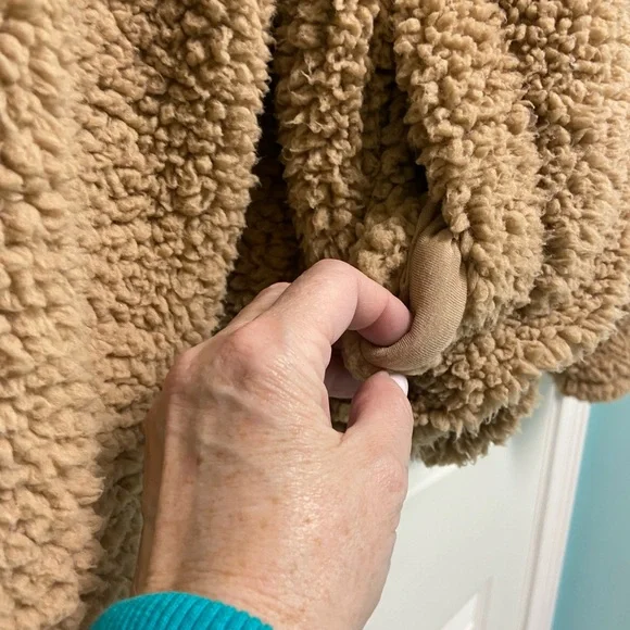 EUC. Thread and Supply cropped oversized teddy coat - Picture 3 of 5